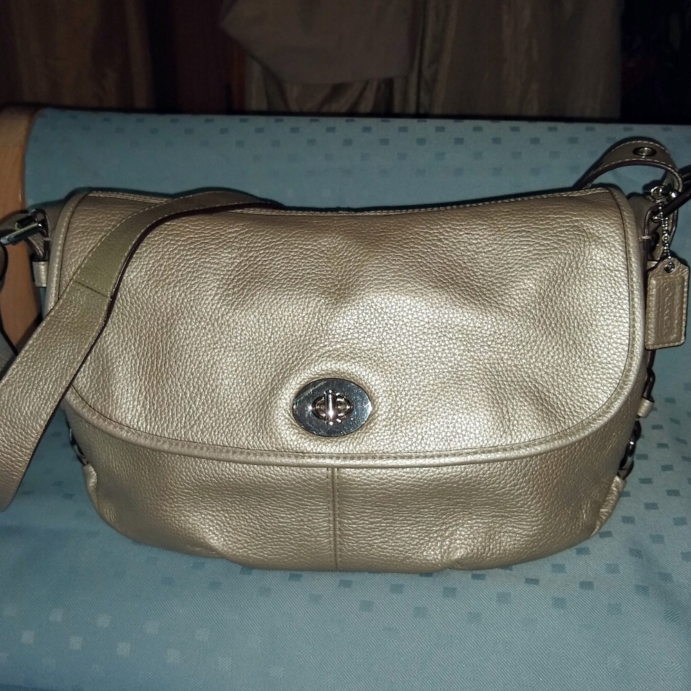 Coach metallic flap Legacy duffle bag.f15170